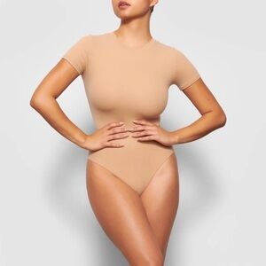 Skim Fits Everybody Bodysuit Tee Clay XL Short Sleeve
